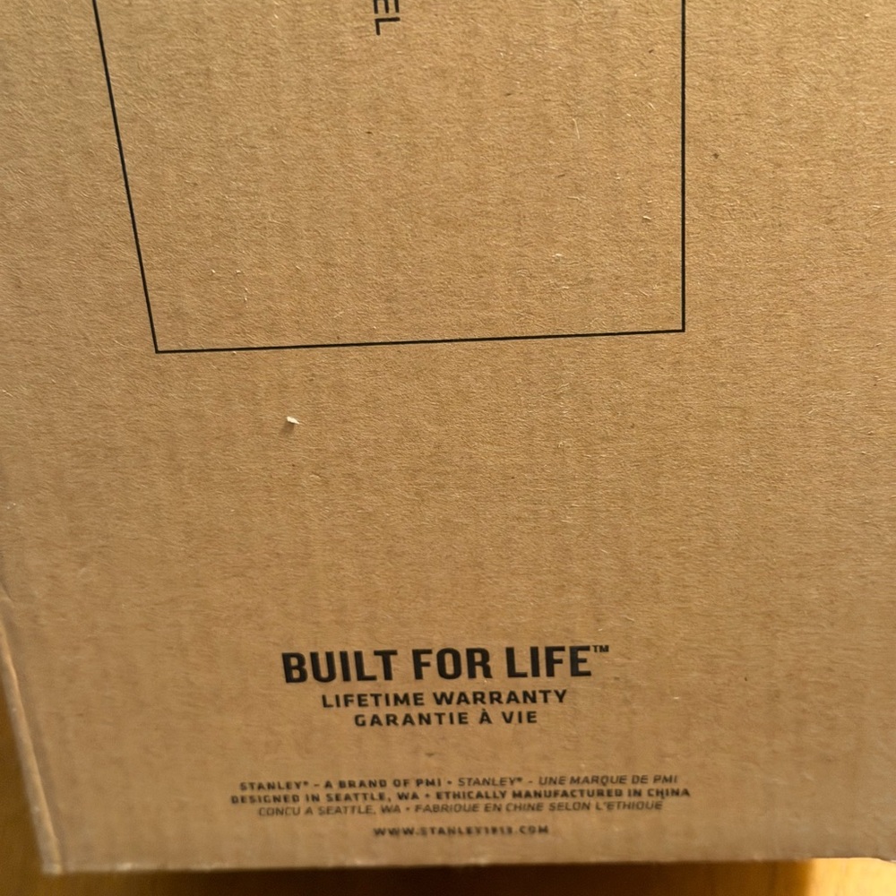 Stanley 40oz New in Box - Picture 2 of 9